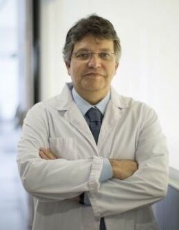 Doctor rheumatologist Andi Lahera León